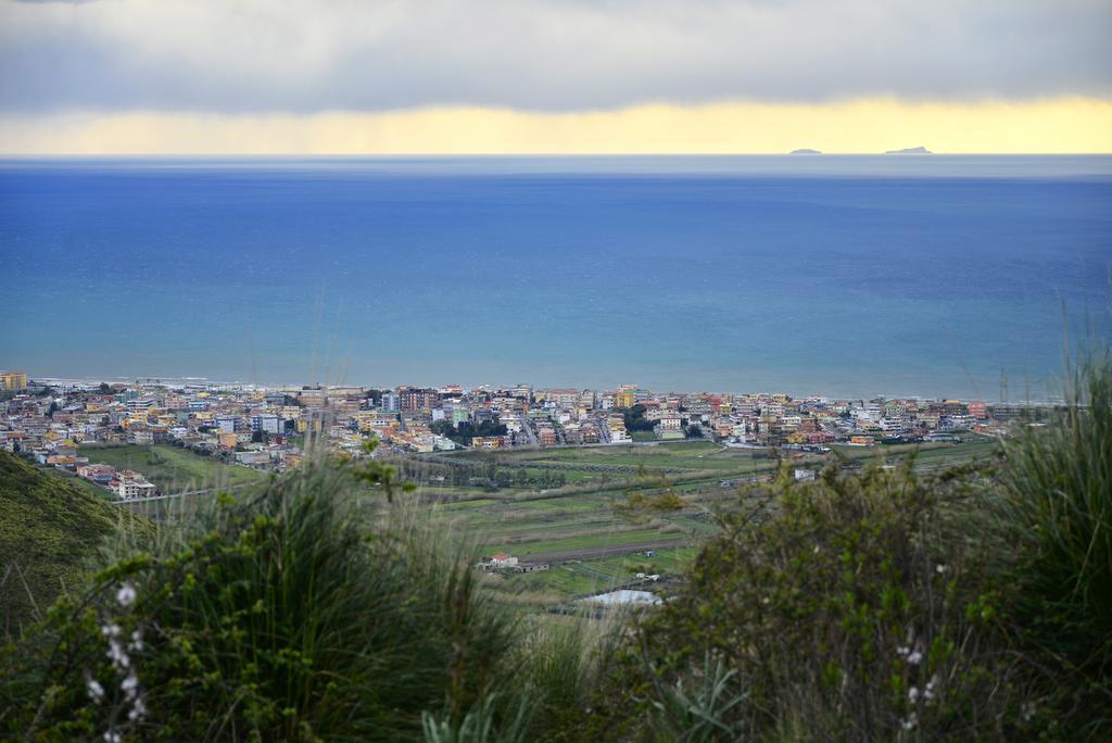 Appartamento In Villa Virginia Fino A 10 Ospiti Mondragone Exterior photo