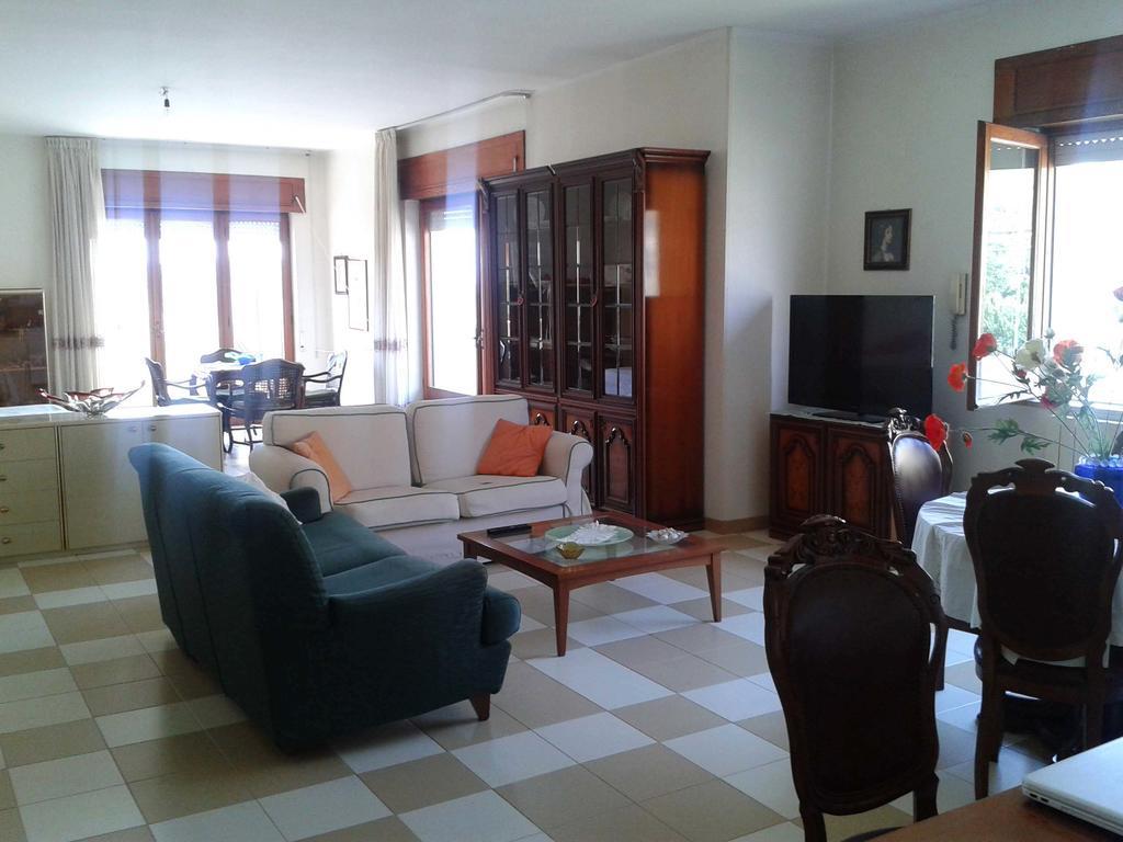 Appartamento In Villa Virginia Fino A 10 Ospiti Mondragone Exterior photo